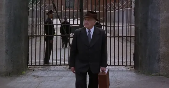 布鲁克斯刑满释放，第一次走出监狱