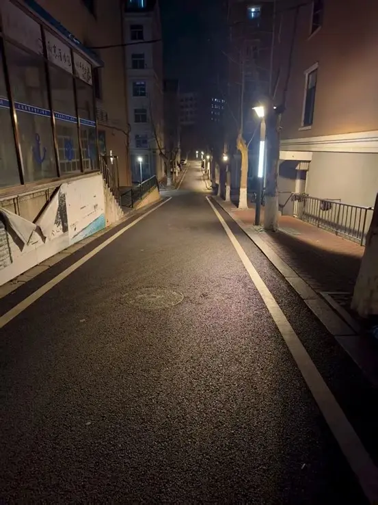 凌晨三点的校园